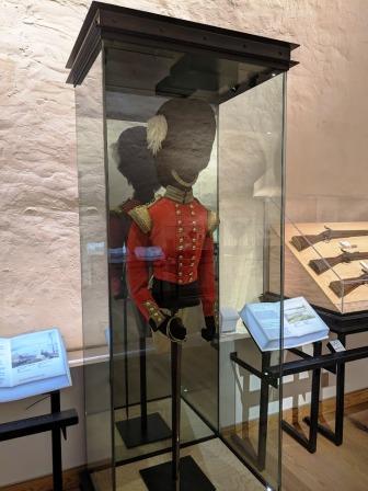 canadian guard dress uniform