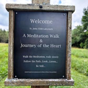 VT Weston Priory - Maze Sign VT Weston Priory - Maze Sign